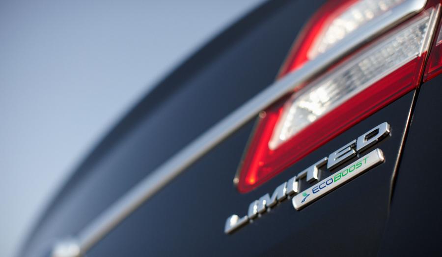  Ford Taurus 2012 года  (фото 12 из 39)